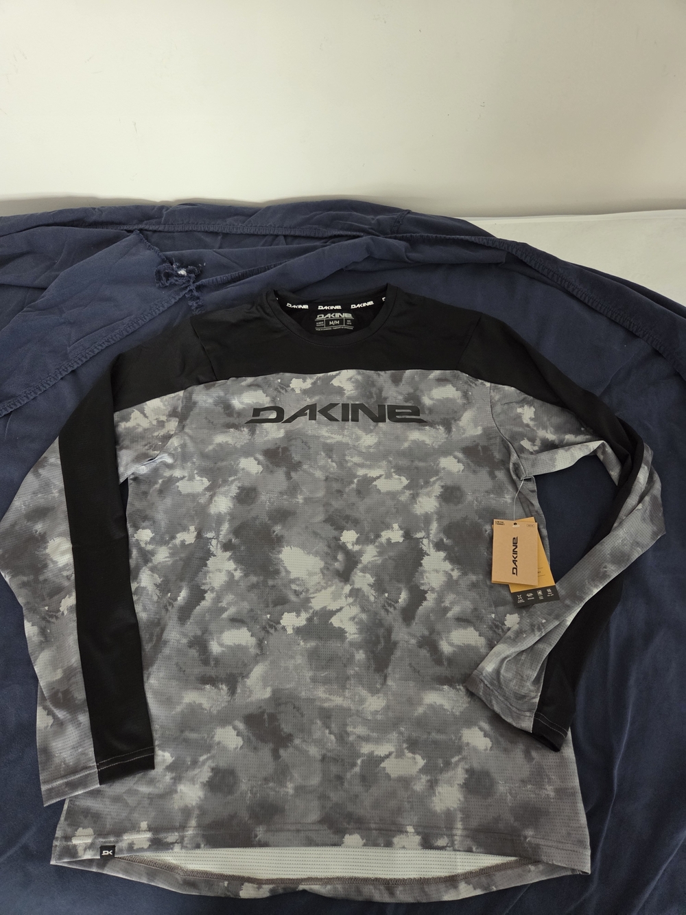 Dakine Men’s Gray Camo Long Sleeve Jersey